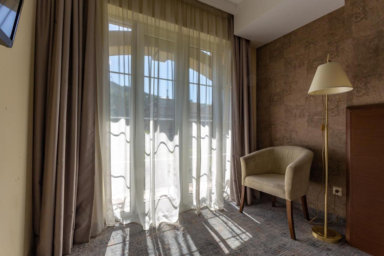 A5 Hotel Tiflis Exterior foto