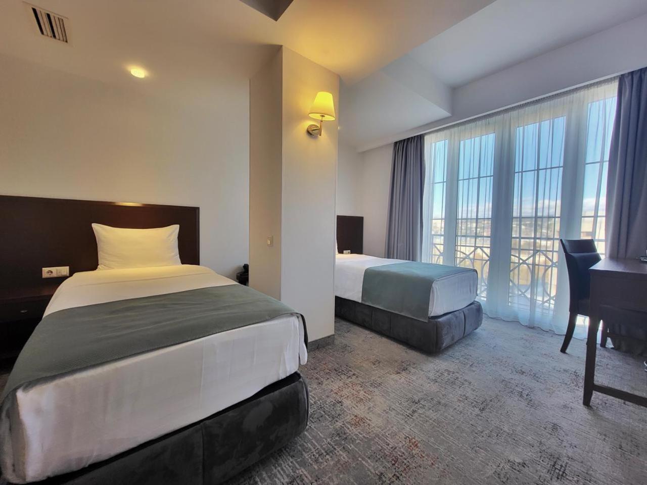 A5 Hotel Tiflis Exterior foto